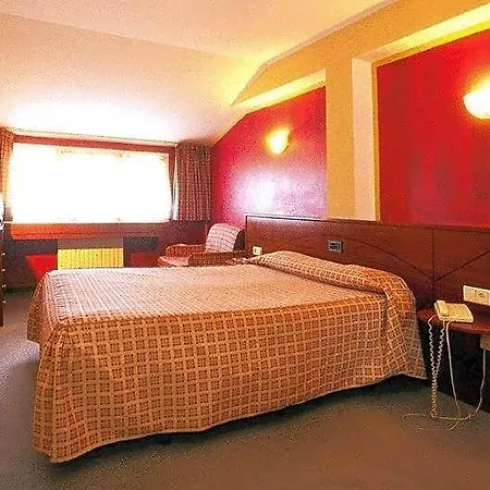 Hotel De 3*